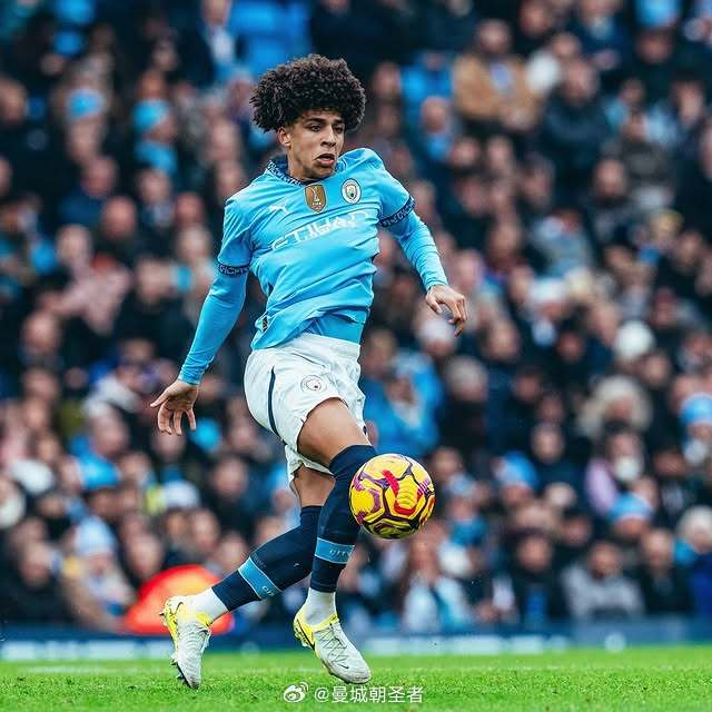 LPL年度最惨上单：巅峰期嘲讽TheShy，新赛季被背刺失业回农村