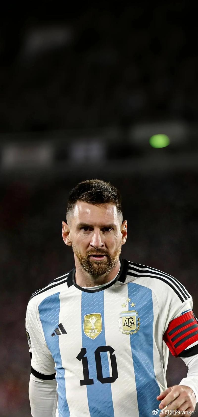 网友圣诞节心酸留言：我想玩《黎明杀机》但电脑带不动